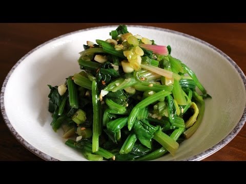 Korean spinach side dish (Sigeumchinamul:시금치나물)