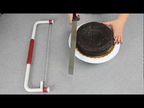 How to Level a Cake: Baking Quick Tip by Cookies Cupcakes and Cardio
