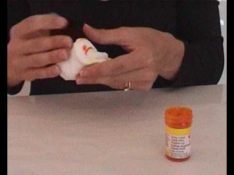 Cake decorating lesson how to color fondant How To Cook That Ann Reardon