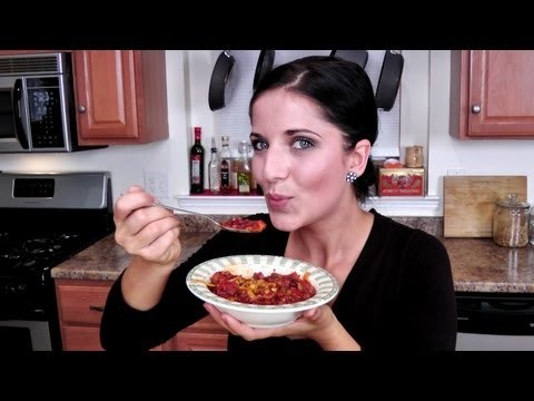 Homemade Chili Recipe – Laura Vitale – Laura in the Kitchen Episode 217