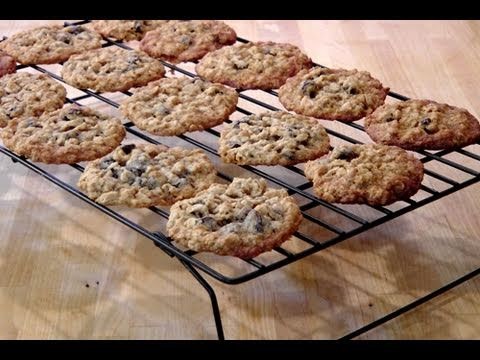 How to Make Homemade Oatmeal Raisin Cookies – Recipe by Laura Vitale Laura In The Kitchen Episode 69