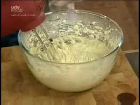 Lemon Drizzle Cake – Cake Recipes – UKTV Food