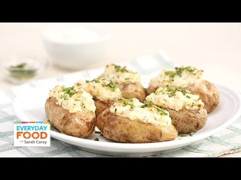 Twice-Baked Sour Cream and Chive Potatoes – Everyday Food with Sarah Carey