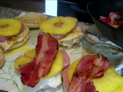 Hawaiian Breakfast Sandwich – Hawaii Style Breakfast sandwich with SPAM, bacon and pineapple
