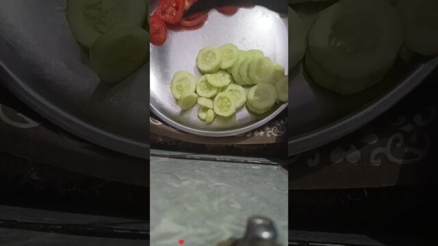 Making tomato & cucumber sandwich 🥪😋#food #sandwich #shorts @itzshazzz2468