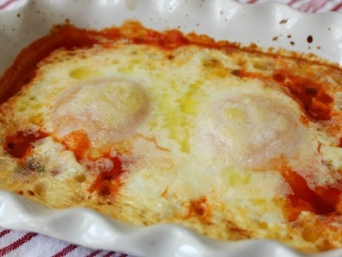 Baked Eggs – Eggs Baked in a Spicy Creamy Tomato Sauce – Father’s Day Brunch Idea
