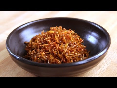 Stirfried dried anchovy side dishes (myulchi bokkeum:멸치볶음)