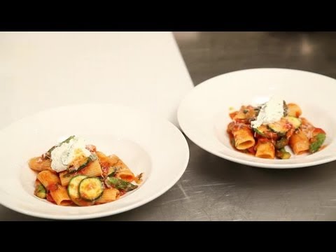 What Can I Cook My Girlfriend for a Pasta Dinner? : Pasta Dishes & More