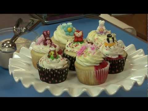Baking Multiple Flavor Cupcakes & Cakes by Alan Tetreault of Global Sugar Art