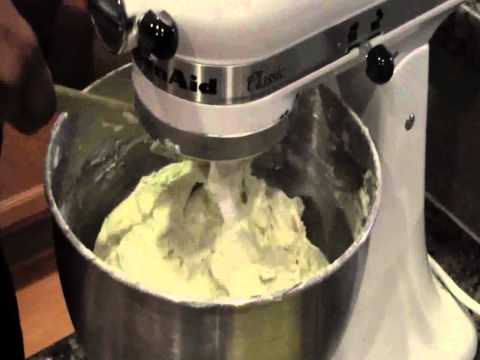 How to Make Banana Walnut Cream Cheese Cupcakes [Baking Deserts]