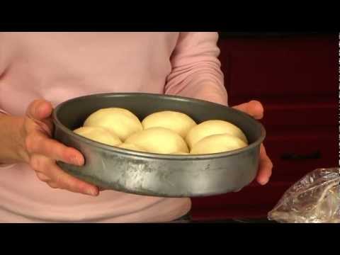 A Quick Way to Make a Perfectly Round Dinner Roll – www.Salad-in-a-Jar.com