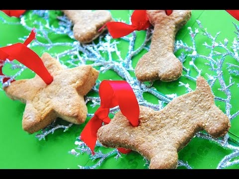 CHRISTMAS GINGERBREAD DOG COOKIES – BY MYCUPCAKEADDICTION XMAS FESTIVE TREATS  by Cooking For Dogs