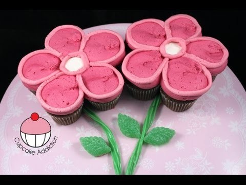 Valentines Cupcakes! Make a Flower Pull-apart Cupcake Cake – A Cupcake Addiction How To Tutorial
