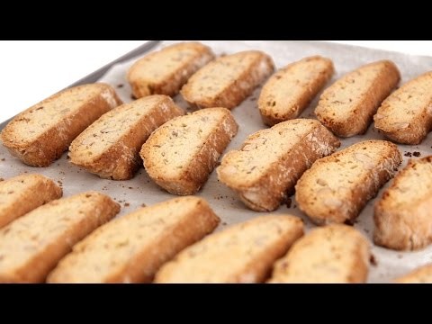 Almond Biscotti Recipe – Laura Vitale – Laura in the Kitchen Episode 557