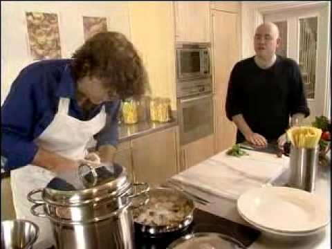 Spaghetti vongole – Pasta Recipes – UKTV Food