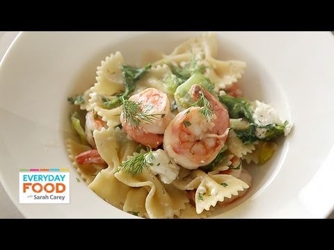 Pasta with Escarole and Shrimp – Everyday Food with Sarah Carey