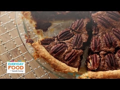 Chocolate-Pecan Pie | Thanksgiving Recipes | Everyday Food with Sarah Carey
