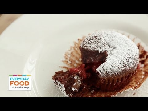 Raspberry-Filled Molten Chocolate Cupcakes – Everyday Food with Sarah Carey