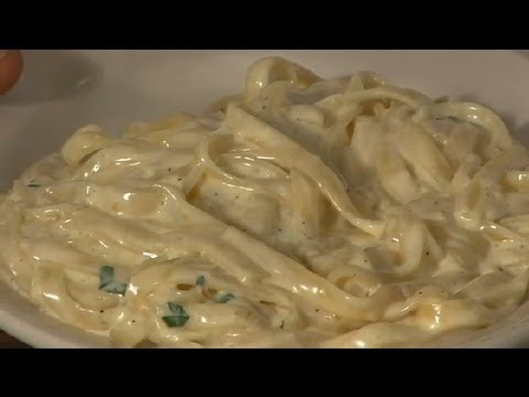 Traditional Fettuccine Alfredo : Cooking Italian Style