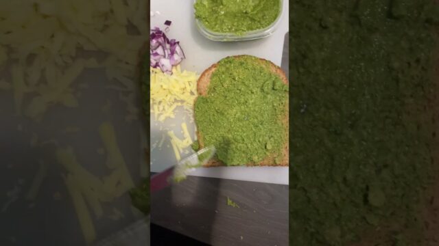How to make best and quik bombay sandwich 🥪 🤪😍😍😍😍￼